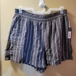 Universal Thread Gray Striped Shorts XL